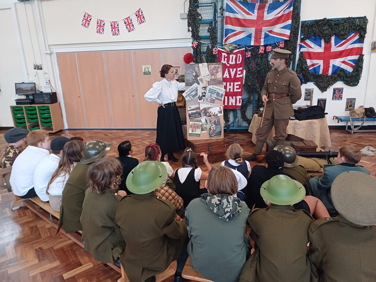BaconGarthCott's tweet photo. Year Six pupils learn more about World War One during their Remembering Tommy workshop. https://t.co/P8YKZWBiib