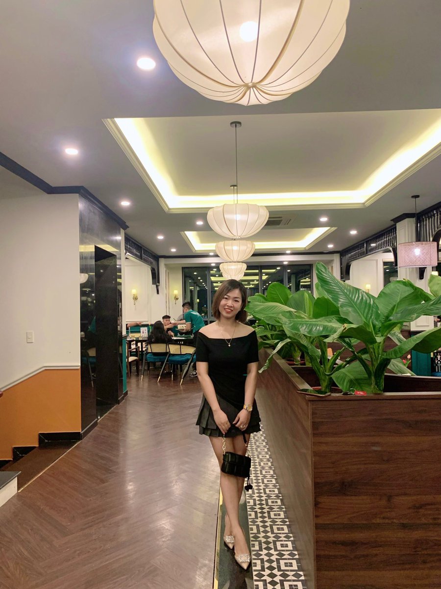 Vesau92's tweet photo. Hãy tập mở lòng vì biết đâu được bị lừa thêm phát nữa thì sao:)))))))#MissUniverse2023 https://t.co/HzWMlHuZpj