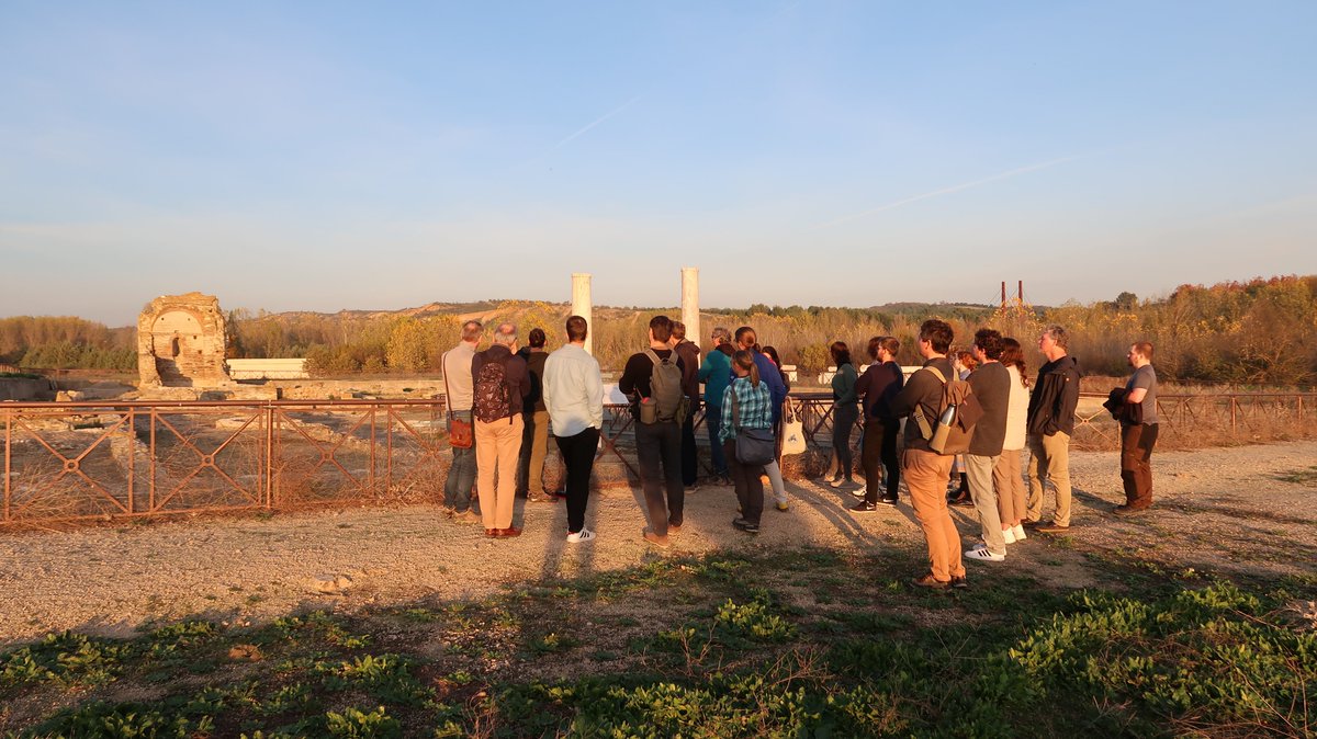 Zum Abschluss unseres Cluster8-Workshops besuchten wir eine römische Mine, in der #Lapis  #specularis (als Fensterglas verwendet) abgebaut wurde, und den archäolog. Park #Carranque, wo wir unsere Diskussionen über Produktion, Distribution &amp; Konsum vertiefen konnten.
<a href="/dai_weltweit/">DAI</a>