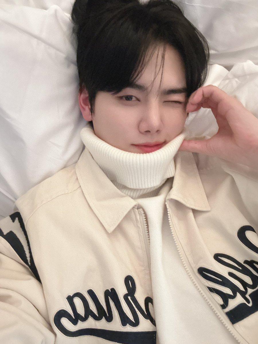 미니꿈❤️

이란다 22살 남자 애교 개껴 진짜…