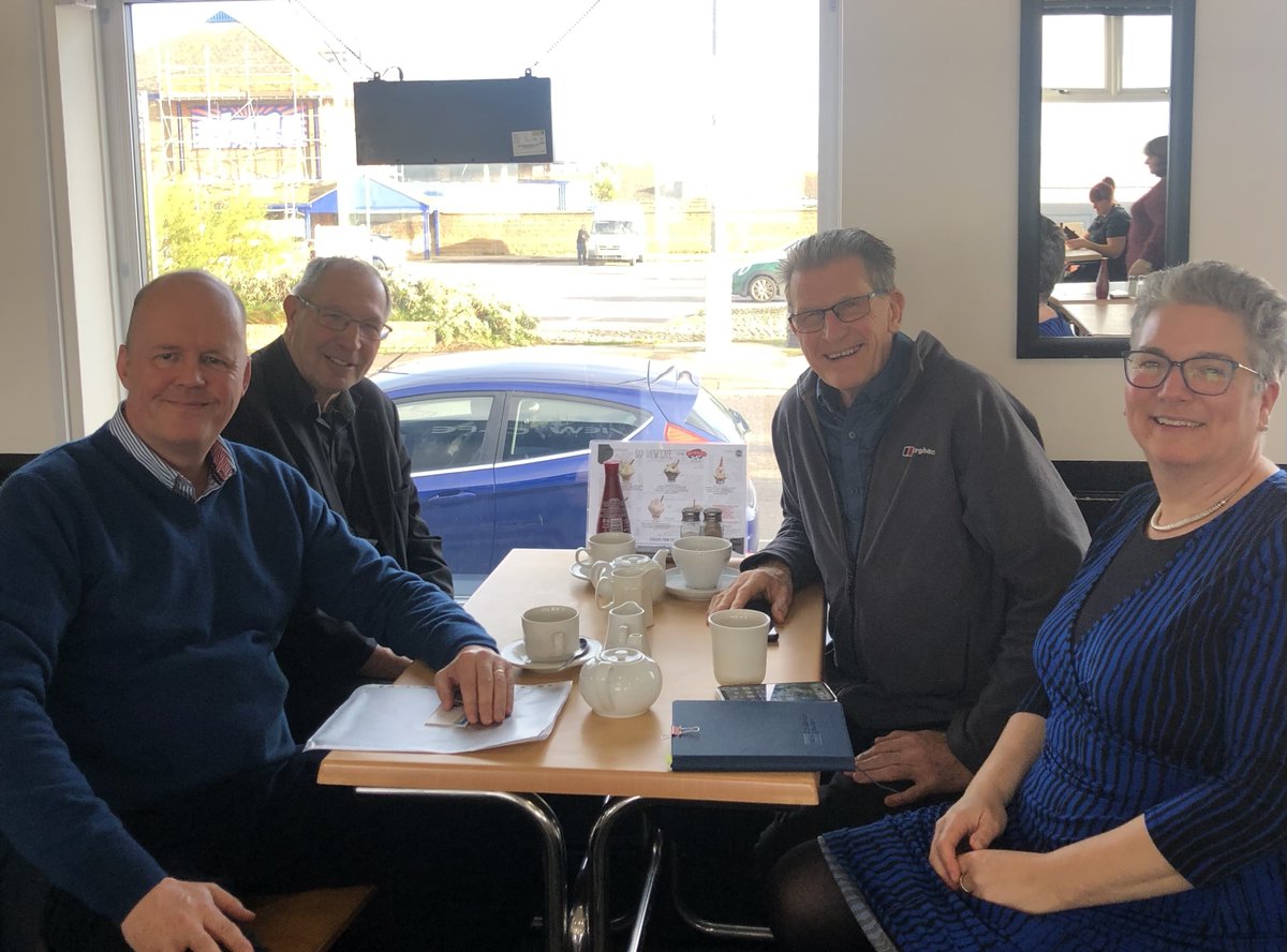 It was great to chat with @Ashley7Fox yesterday about the local priorities for small businesses with two local FSB members. Important that any of our our prospective MPs understand the challenges to their local economy. Great cuppa in the Bay View cafe in Burnham on sea too!