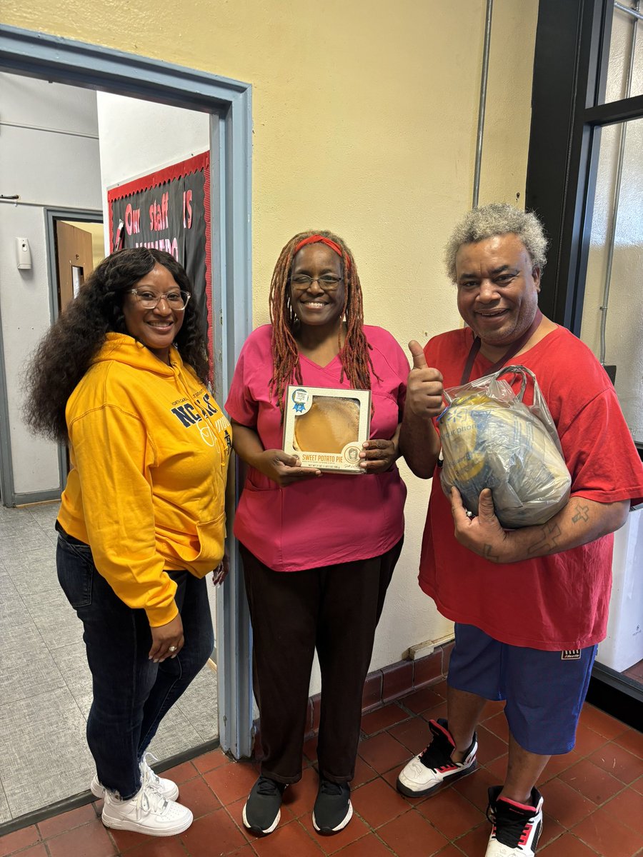HGESchool's tweet photo. Ms. Robinson, our Community and School’s Coordinator, hit the ground running in her first couple of weeks at HGES by connecting our families and the school with a turkey giveaway.
#TheresMoreWithMPS
#TeamingUpForExcellence
#Operation73
@QuantinaSides @MPSAL https://t.co/Y8WAqhJcjY