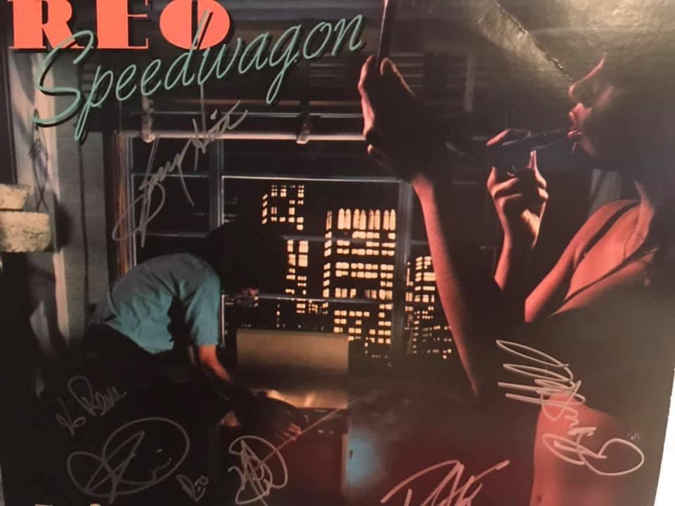 renerincon's tweet photo. 21 de noviembre de 1980 sale al mercado esta joya, hay que celebrarla cofradía
@kcreospeedwagon 🎸- #ReoSpeedWagon #vinyl #HiInfidelity
-
@CDominguesP @Cesararriba @AlexandrMendoza @Octasasso @arreazaortega @Allan_ha @EfrainZavarce
@PanchoBigott @Casanay @pedrocastillo @edylefer https://t.co/zM8UkwxHrJ