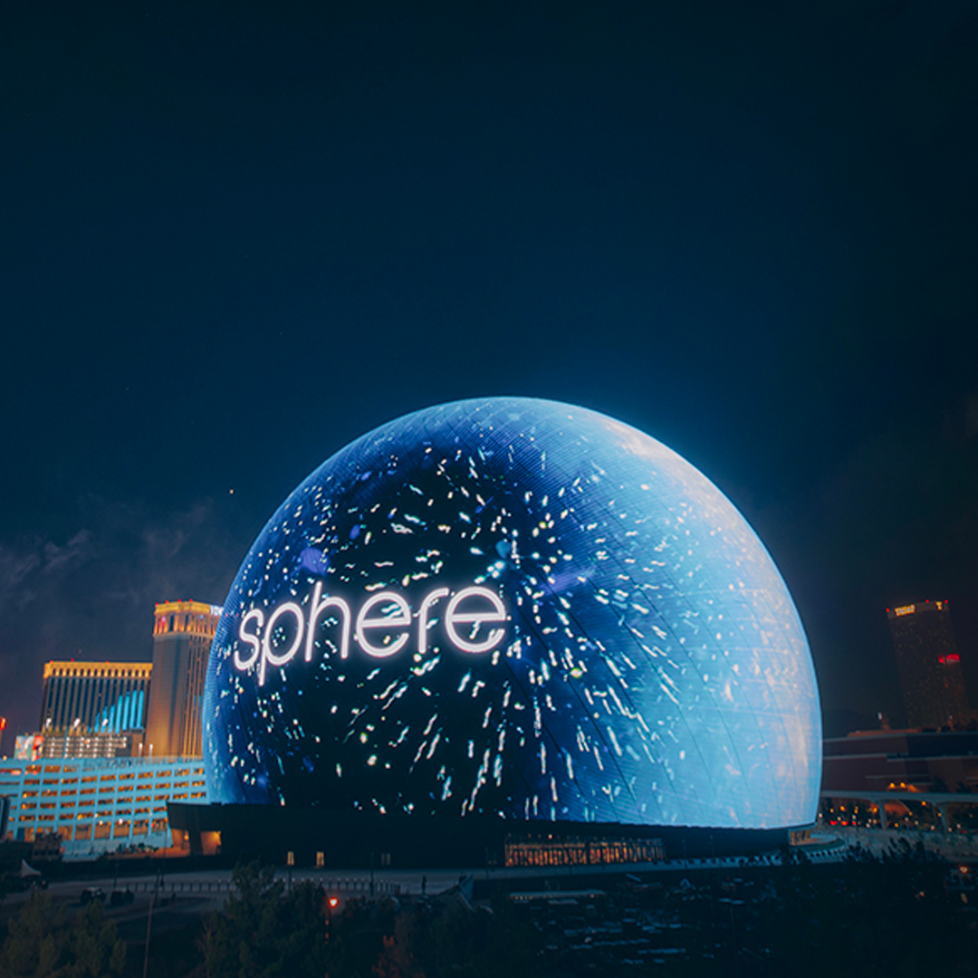 SoundRecovery_'s tweet image. Vegas just welcomed a new live music venue unlike any other. The Sphere is a 18,600-seat auditorium known for its 16K resolution wraparound interior LED screen, speakers with beamforming and wave field synthesis technologies, and 4D physical effects #soundrecovery #livemusic