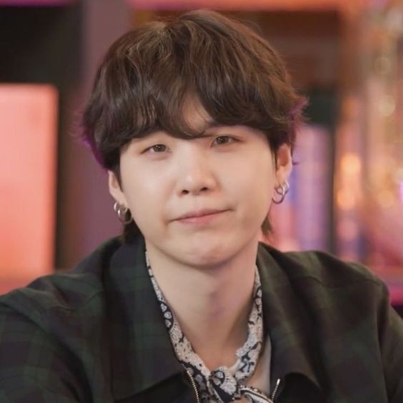 jooniepupp's tweet photo. these are the most yoongi smiles I've ever seen a cat make omg :] https://t.co/rEHjVk3YT3