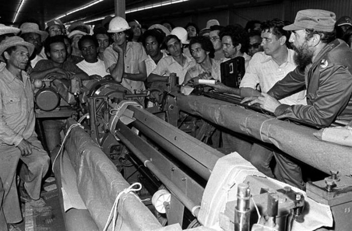 #Cuba «El mundo atraviesa una de las peores crisis económicas de su historia». Así comenzó su libro La crisis económica y social del mundo, el Comandante en Jefe Fidel Castro Ruz, publicado en 1983. Cuarenta años después, ¿quién no se atreve a suscribir esa frase?