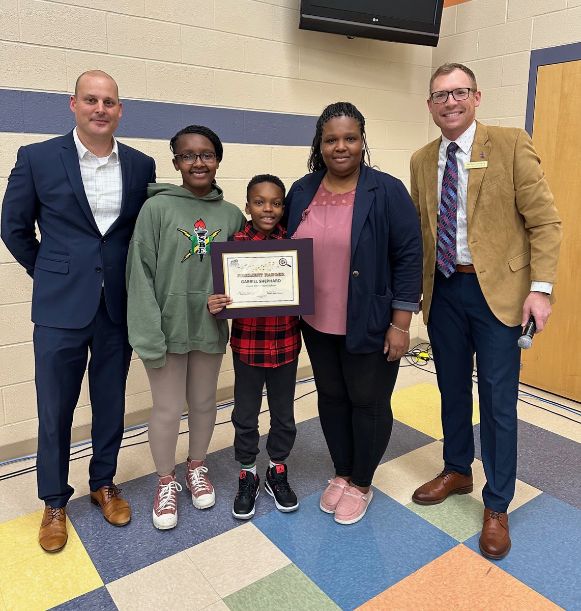 LkwdSchools's tweet image. S/O to all the Board honorees last night: 
👏@LkwdHayes 4th grader Gabe Shephard,  #ResilientRanger award
👏@Lkwd_LHS varsity soccer &amp;amp; @LkwdGarfield 8th gr. volleyball teams - GLC champs
👏Charlie Payne - Cross Country State Meet qualifier
👏Bode Smith - a perfect 36 on the ACT!