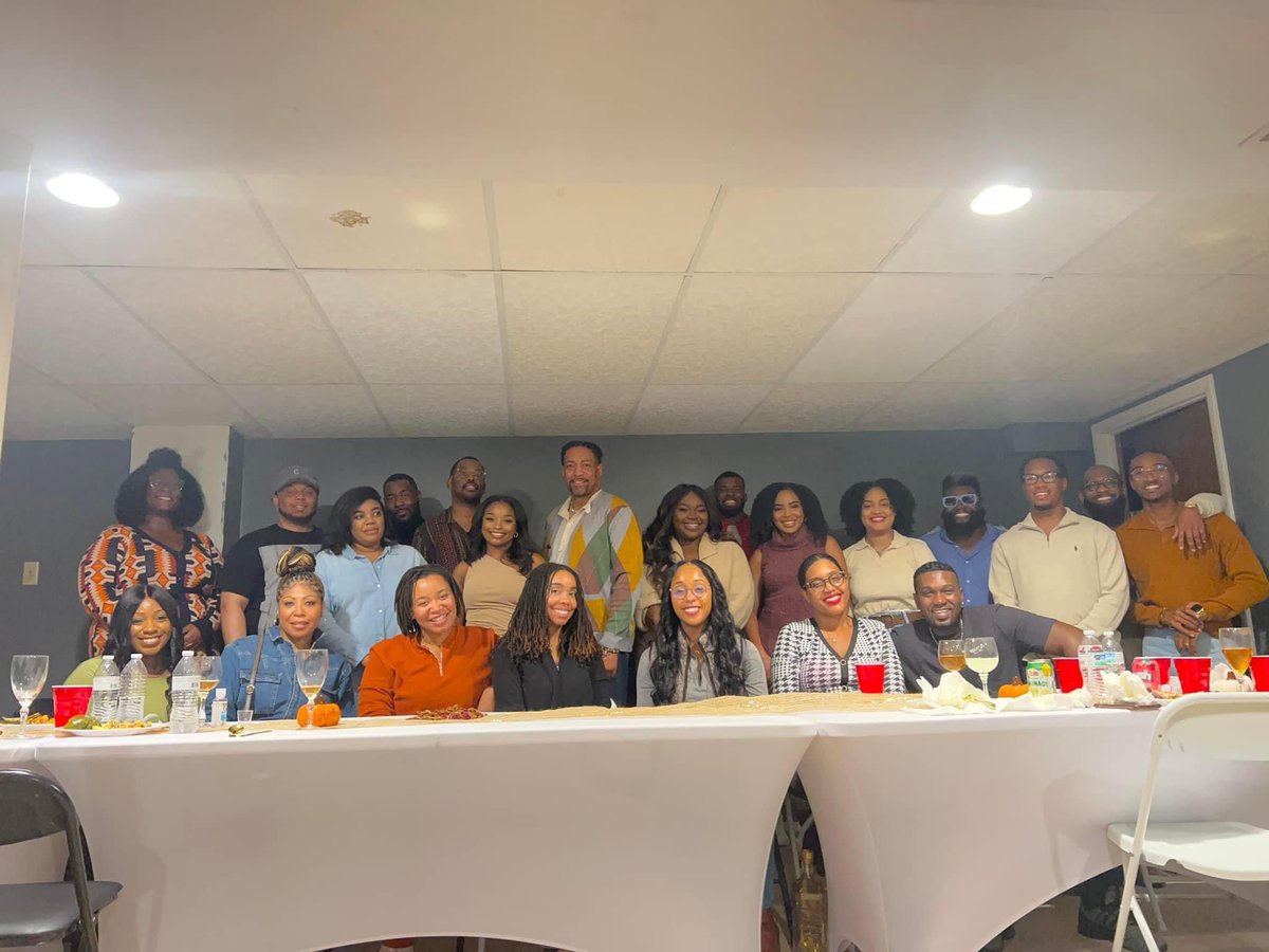 #Friendsgiving grew larger this year. It was so nice to be in communion with so much love and light. 🦃🤎🙏🏾🍂 #thankfulgratefulblessed