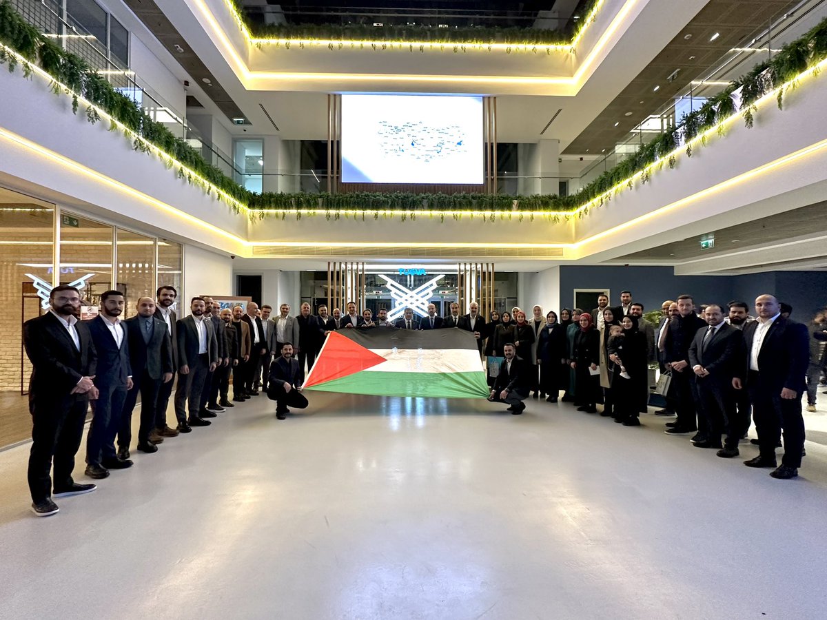 ibrahim_besinci's tweet photo. 📍TÜGVA Genel Merkez

Dününden bugününe; her bir kademesi ve ferdiyle TÜGVA cesur ve mazlum Filistin halkının yanında!💪🏻🇵🇸

Mütevelli Heyetimiz ve Yüksek İstişare Kurulu üyelerimizle vakfımızda bir araya gelerek, son dönem çalışmalarımızı değerlendirdik. https://t.co/jDNOzDuFrg