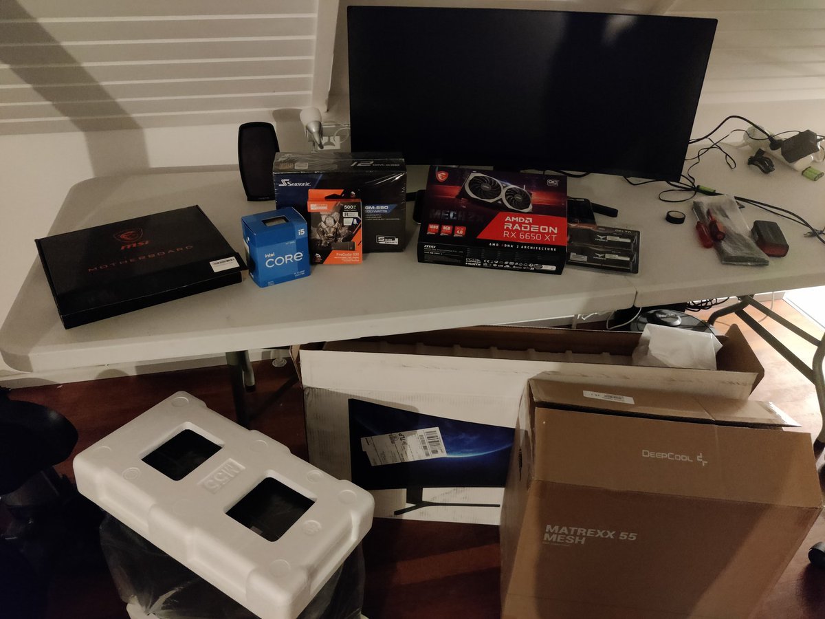 Claes Holtzmann tweet media