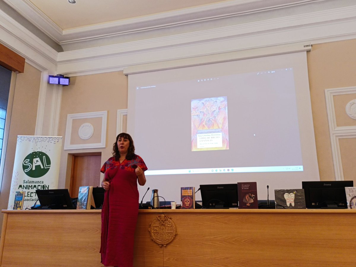 «Una bruja es una mujer con poder.» @anagriott en la charla 'Malas de cuento: madrastras y brujas' celebrada ayer dentro del IV Salón del Libro Infantil y Juvenil de Salamanca, organizado por @AsociacionLaSAL