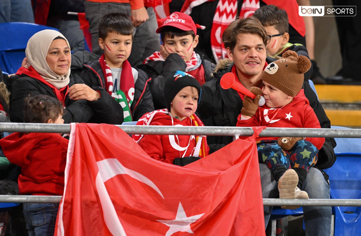 beINSPORTS_TR's tweet photo. 🇹🇷 Vatandaşlarımız, Cardiff'te A Milli Takımımızın yanında! #EURO2024 https://t.co/pu3T4AOrEa