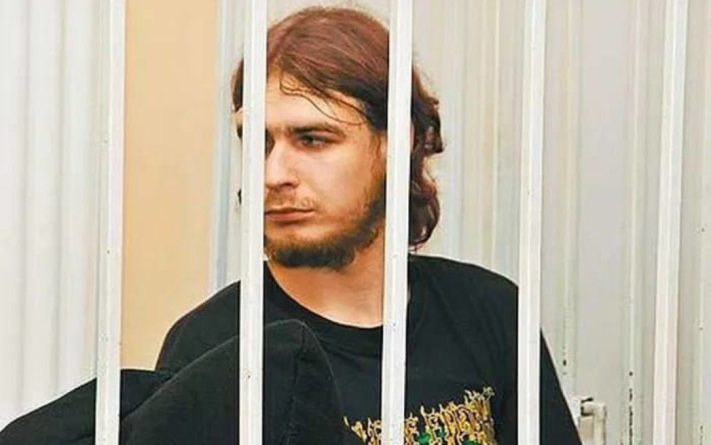 IAPonomarenko's tweet image. Meanwhile in Russia.  

Putin pardoned Nikolay Ogolobyak, a satanist originally from the Russian city of Yaroslavl, who had been sentenced to 20 years behind bars for ritual murders.  

In 2008, he, as part of a group of seven, slayed and dismembered four teenagers while chanting…