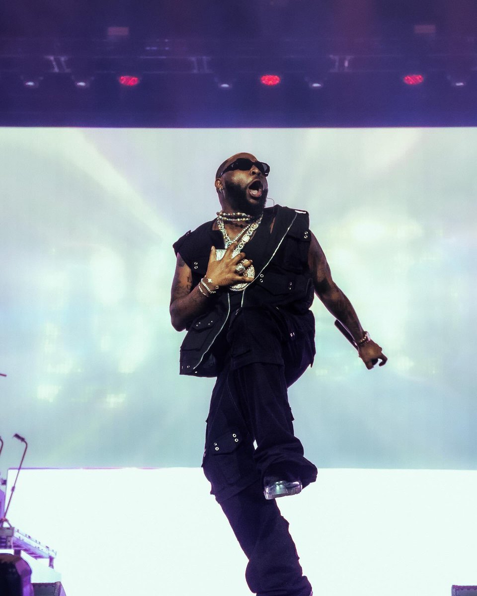 ShelovesStonebwoy tweet media