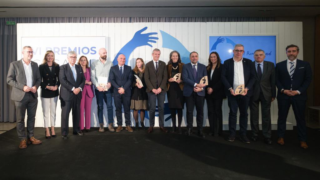 AlfonsoRuedaGal's tweet photo. En Galicia traballamos pola inserción laboral das persoas con discapacidade da man de entidades como @Cegasal_CEEIS.
 
Compromiso social e dedicación cara á inclusión son os valores que hoxe recoñecemos na entrega dos seus premios anuais. Parabéns e grazas polo voso labor! https://t.co/AK79Peo9rN