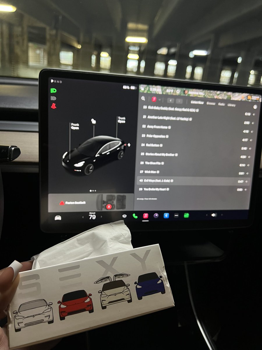 Simply_GorJASZ's tweet photo. my Tesla friend got me a Tesla tissue box lol #TeslaBae https://t.co/KINMbnfLaV