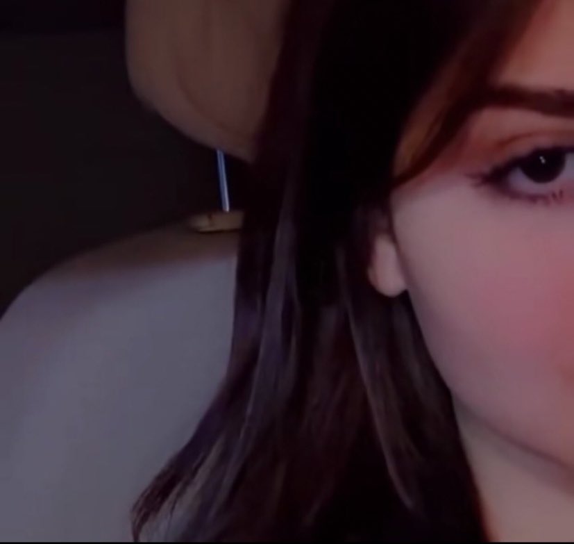 #تغريده_لمن_تحب

بين كرهي للمفارق وكرهي للحرام
الغلا جبار وحظوظنا .. متعوجه