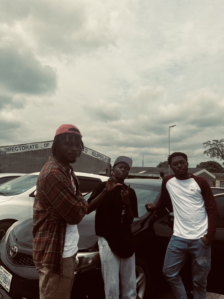 hyfr_blac's tweet photo. 🤝🏾🤝🏾🤝🏾 for the dawgs… #kvyn 
@KVYN_luxury https://t.co/JHWJsjSD4M