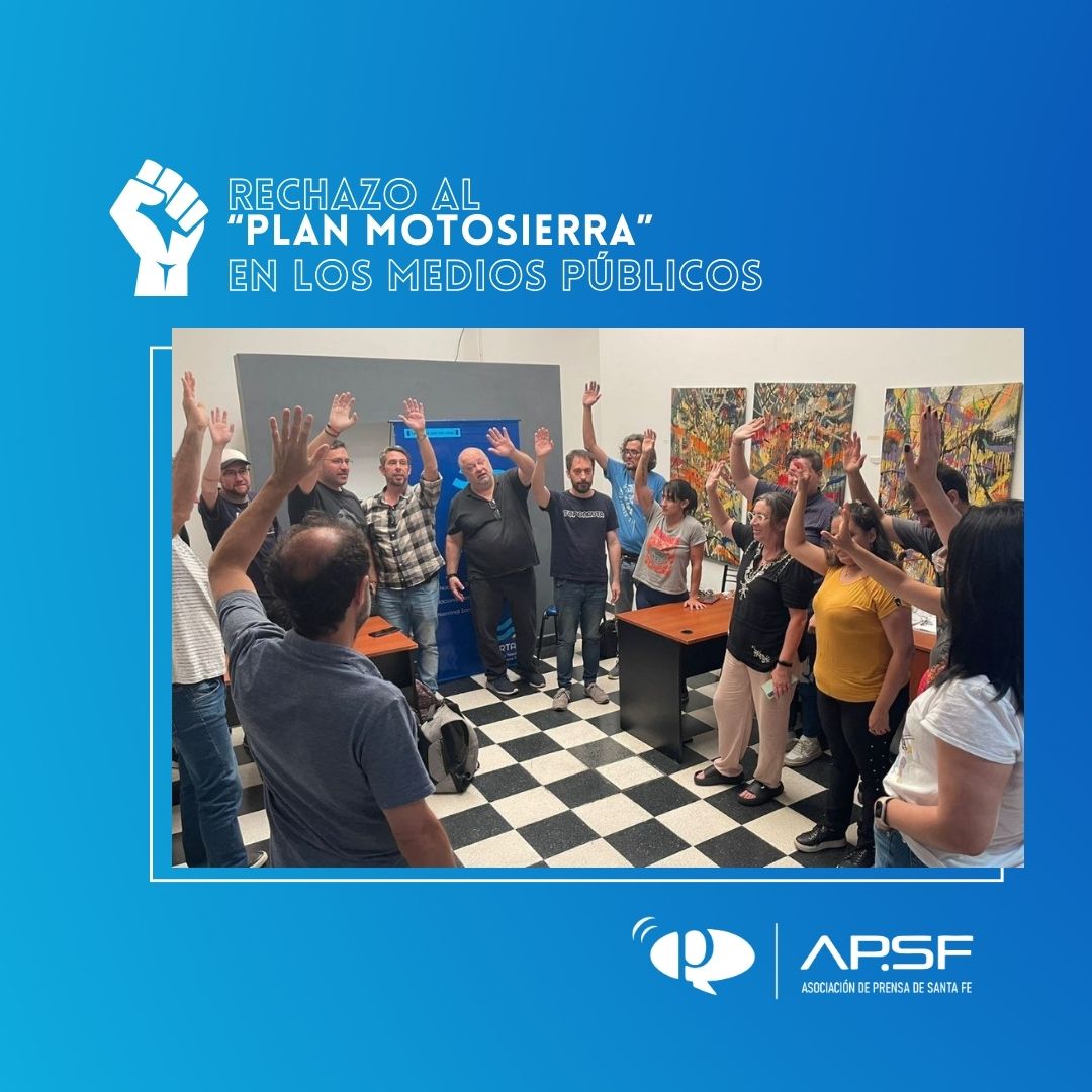 PrensaSantaFe's tweet photo. ➡️ NO AL "PLAN MOTOSIERRA"

Las y los trabajadores de Radio Nacional Santa Fe nos reunimos hoy para definir el plan de acción frente a las últimas declaraciones del presidente electo, Javier Milei. https://t.co/AdRs40RojF