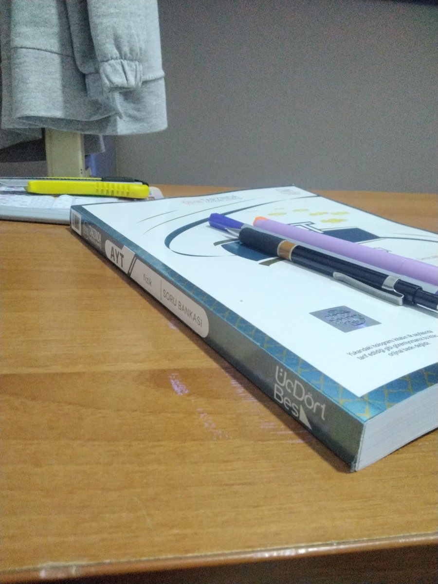 Bu gece ayt fizik basıyoruz🤓