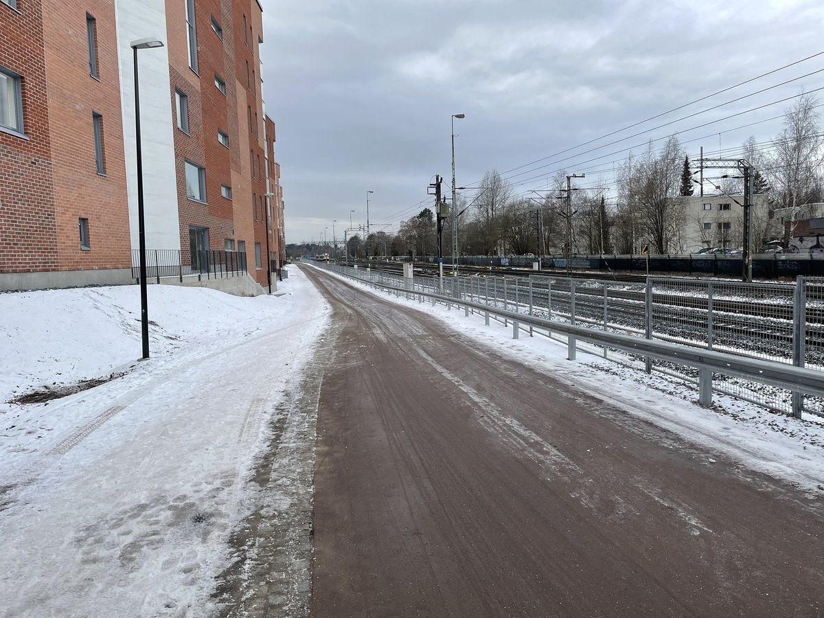 askallio's tweet image. Ågelista Puksuun pääsee nyt suoraan radanvartta pitkin. Mahtavaa, @HelsinkiKymp! #pyörä #pyöräily #myHelsinki