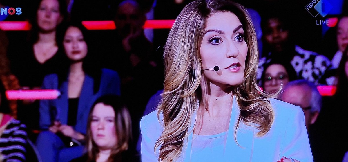 Voor het eerst vind ik #Yesilgöz sterk in dit debat. Ze zet #Wilders terecht weg als iemand die niet verbindt. En geen leider van alle Nederlanders kan zijn. Had ze de PVV maar vanaf het begin uitgesloten. #NederlandKiest.