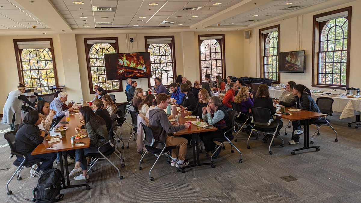 This past Monday, UNC Hussman graduate students, staff, faculty and visiting scholars were invited to gather at our annual fall potluck to celebrate and give thanks for our community. Thank you to the UNC Hussman graduate program for hosting such a jubilant event! 🍁