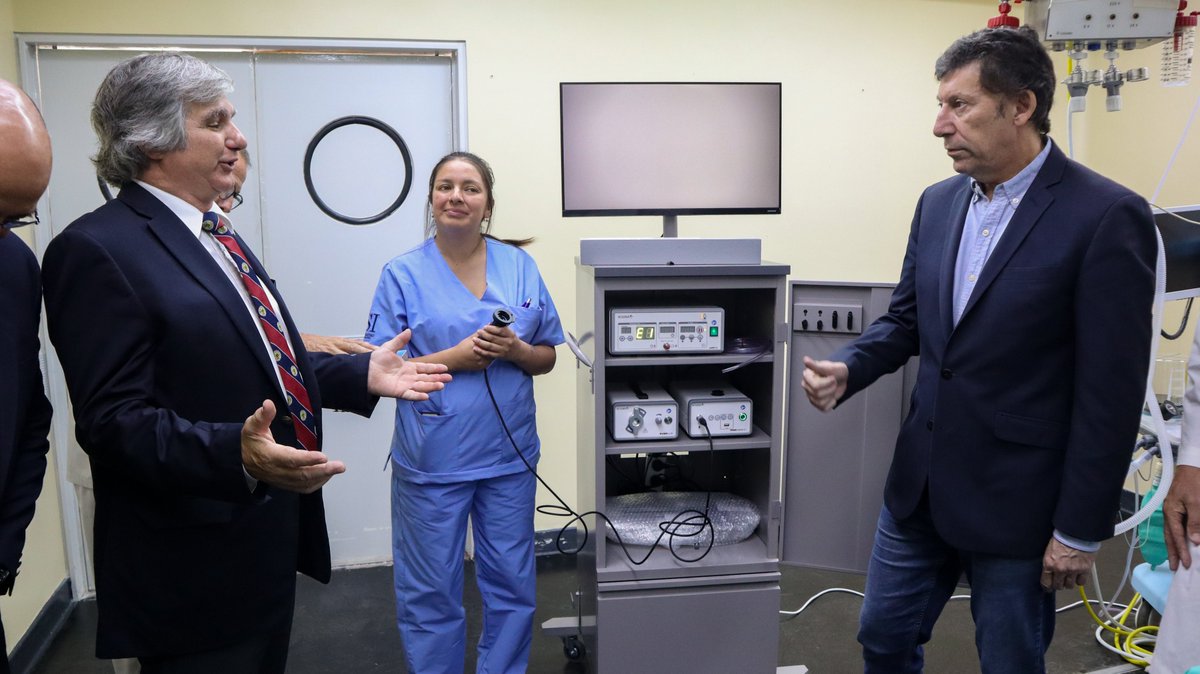 gustavoposse's tweet photo. Junto a miembros de la comisión directiva de @Autoclasica, recibimos nuevos equipos de diagnóstico por imágenes para el Hospital Materno Infantil de San Isidro.

Muchas gracias por el férreo compromiso que siempre demuestran para con toda nuestra comunidad. https://t.co/FcelguAUAd