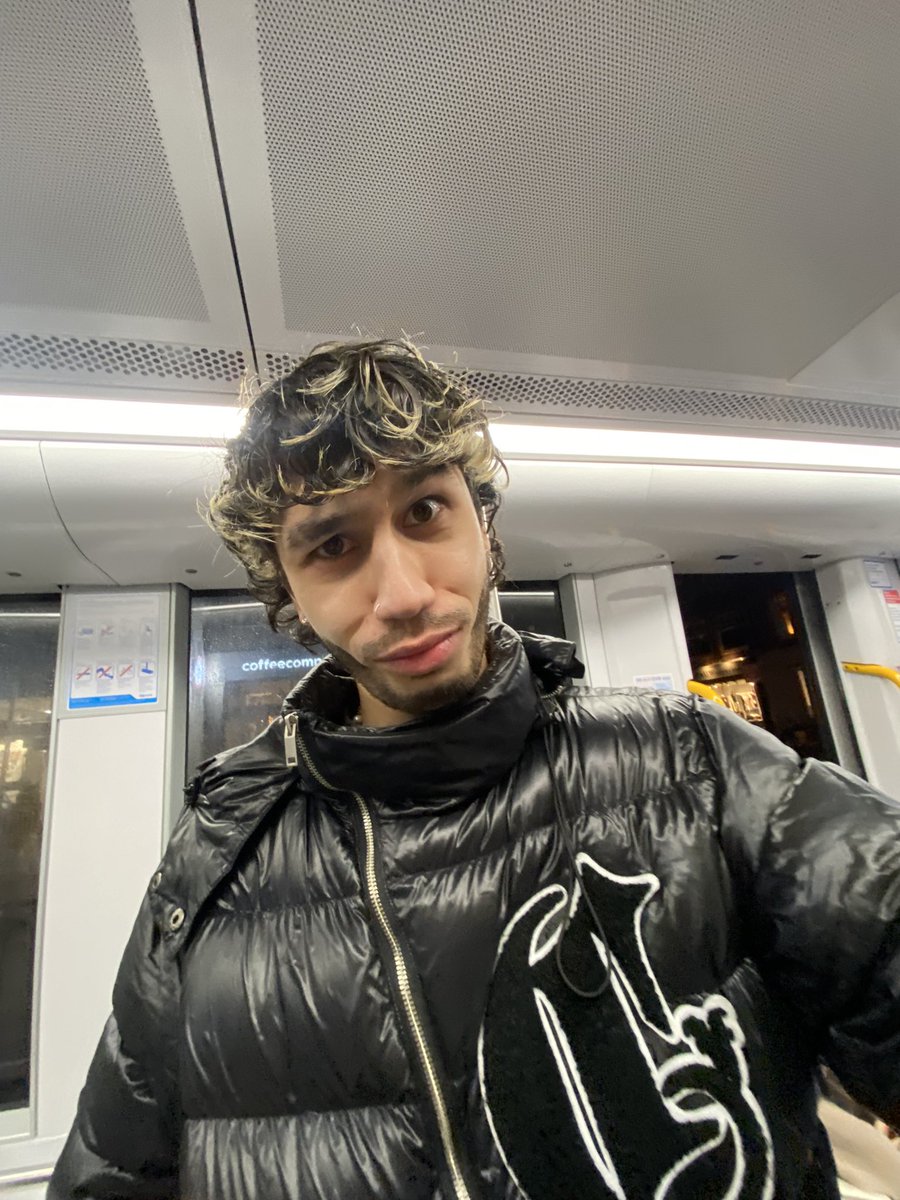 sneakyy333's tweet photo. This guy came up to me and did this face, I punched him in the face and ran away https://t.co/AMXuJvThnB