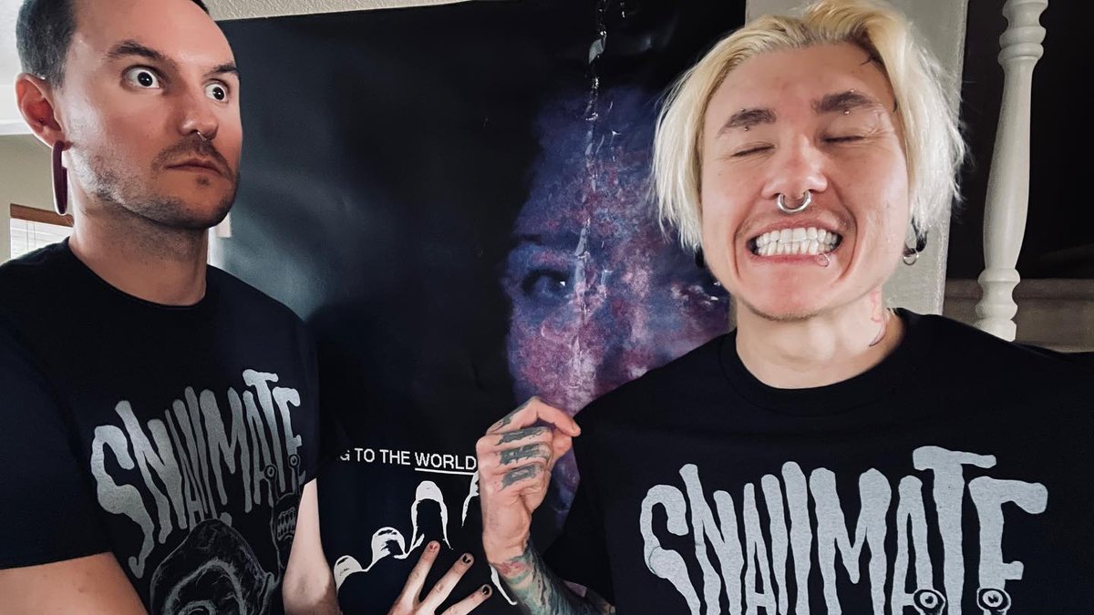 shamelessbuzz's tweet image. "You should put 'Stress Sandwich' on your radar as soon as possible, because #Snailmate know what they're doing, and they’re doing it pretty damn good"

@punkrockblog praises the new @snailmateband LP, hearing an eclectic twist on nu-metal ~ tinyurl.com/snailmate-twa @FallStephen