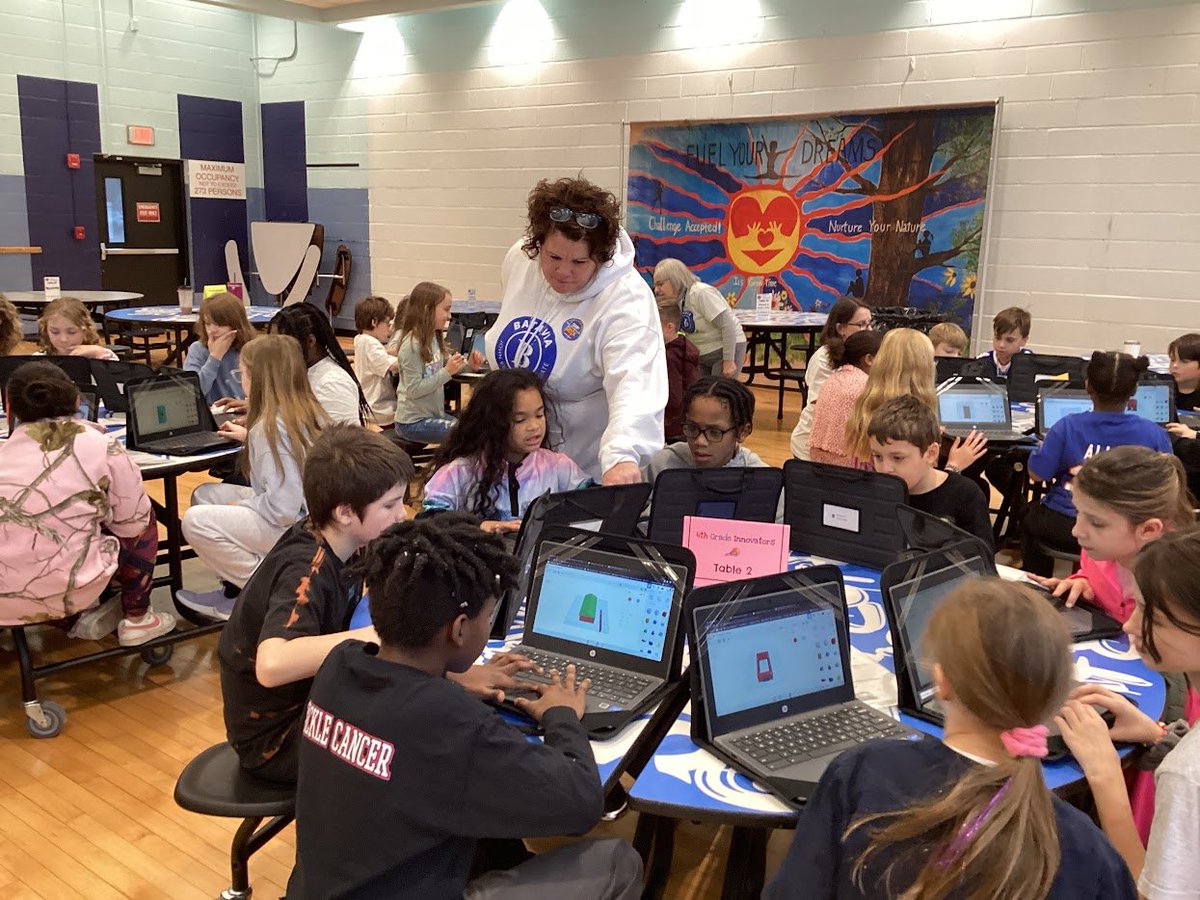 JKSTEAMLAB's tweet image. It was great to explore Graphic Design careers during our 4th Grade Innovators event today.  Students learned about local companies that do graphic design and even got to design their own 3D longhouse!
@BataviaJK