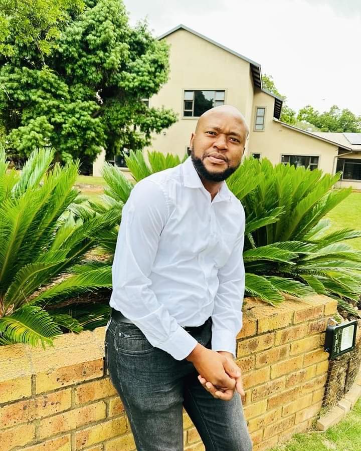 LingasPromoKish's tweet photo. Thobela!!! I am selling houses 🏘️
Your support will be Greatly appreciated,it can be in a form of a referral ,we pay up R2000.

Whether you are interested in purchasing an investment property or a home for your lovely family 
📱 0832950741
 ✉️ kemishi.sekhula@propertycoza.co.za https://t.co/LOnolQD3Vz