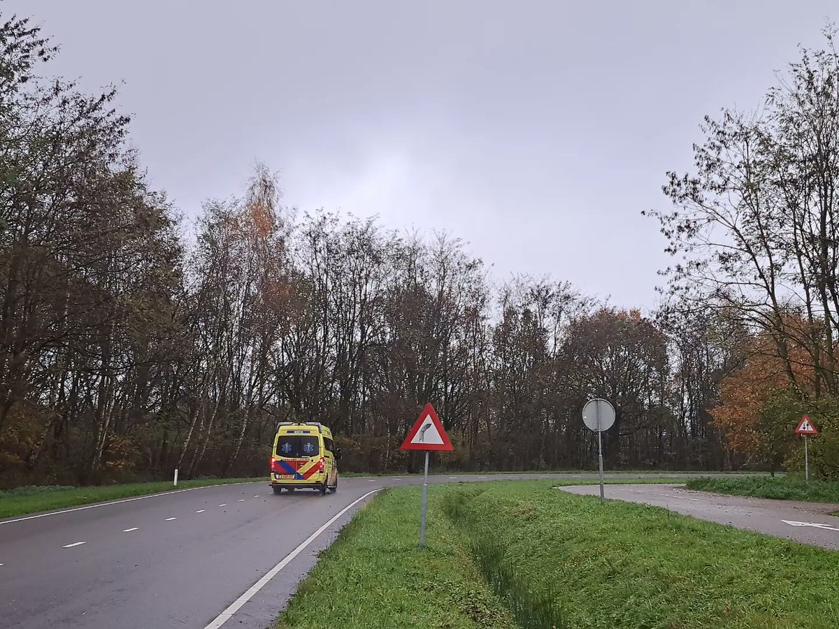Ook vandaag weer volop aan de bak <a href="/OTCRij/">OTCRij</a>. Naast manoeuvreren en rem oefeningen, besteden we ook veel aandacht aan bochtenwerk. Dit op hogere snelheden zodat de ambulance chauffeurs dit vlot en veilig in de praktijk kunnen toepassen @AmbuAmsterdam.