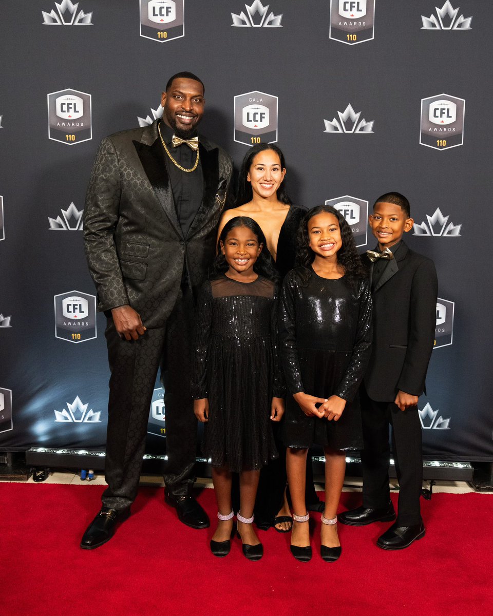 Yoshi_Hardrick's tweet photo. The Hardrick Family https://t.co/ukZTs1AqdW