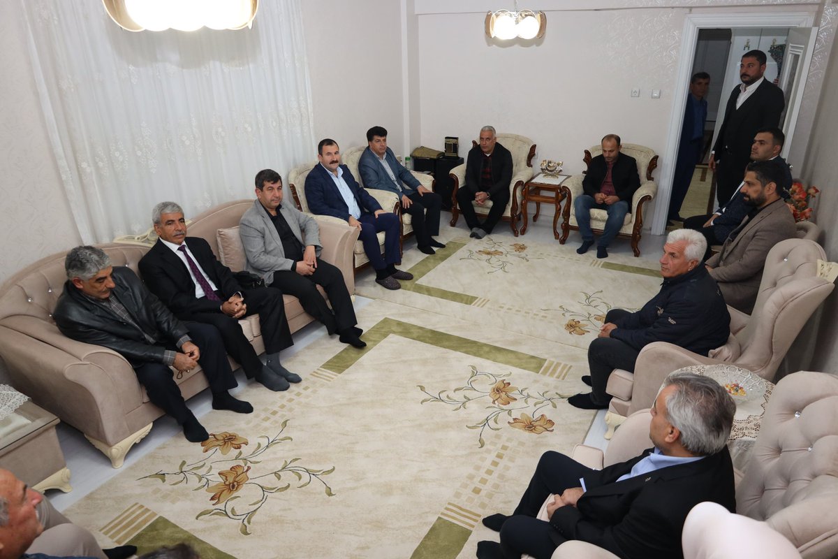 İl Başkanımız <a href="/adelioglu63/">Ali ihsan Delioğlu</a> ve yönetim kurulumuzla birlikte, İl Başkan Yardımcımız <a href="/MedineKama/">medine kama 🇹🇷</a>'in ev sahipliğinde saha çalışmaları kapsamında hemşehrilerimizle bir araya geldik. Hasbihal ettik, ulusal ve yerel gündemi konuştuk.

<a href="/erkankandemir/">Erkan Kandemir</a>