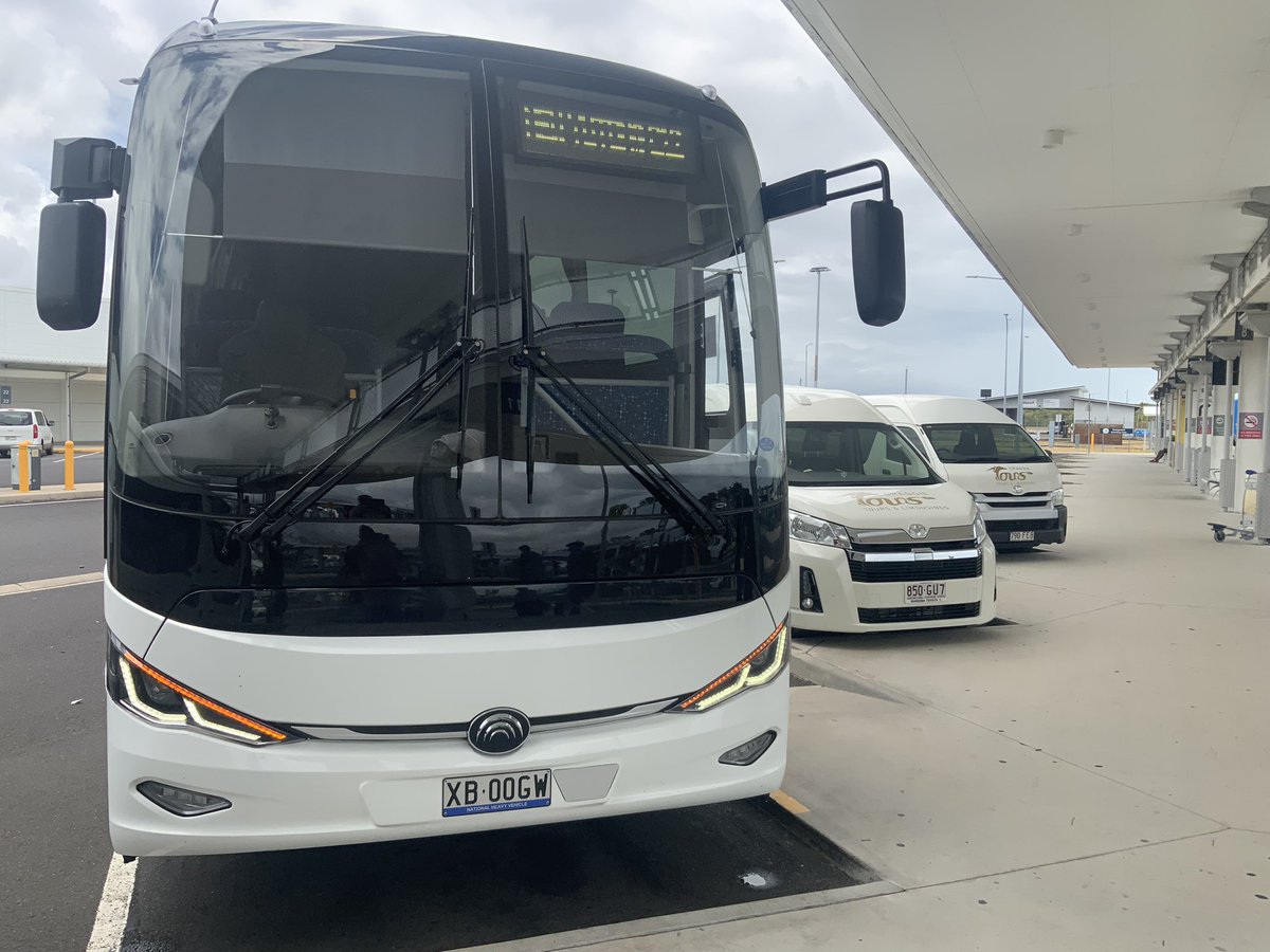 cairnslimos's tweet photo. Our Demo Yutong courtesy of David Green from VDI Australia at Cairns Airport. Our new fully optioned Coach due mid December. https://t.co/l1vtpOVtOq