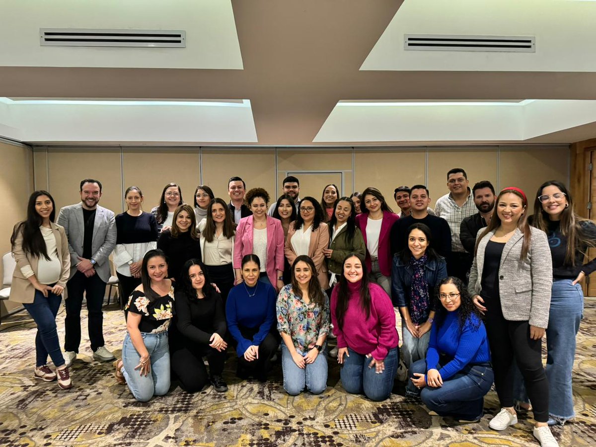 Mi agradecimiento a CMI-Corporación Multi Inversiones por su apoyo en mis proyectos. 

Hoy, en la sesión de Design Thinking, exploramos desde la inspiración hasta la implementación de ideas innovadoras, enriquecidas por la Inteligencia Artificial.

#JulioZelaya #ConTodo #CMI
