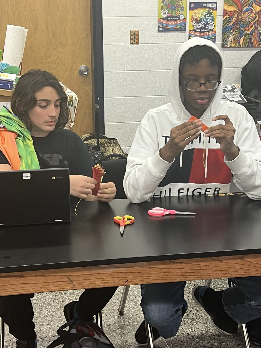 jwebb0225's tweet photo. The day before break is best spent making paper flowers in art class.  Ms Ballinger’s students picked their colors, picked their petal shape and fluffed away. @cavalier_corner https://t.co/vSxyt2X0hJ