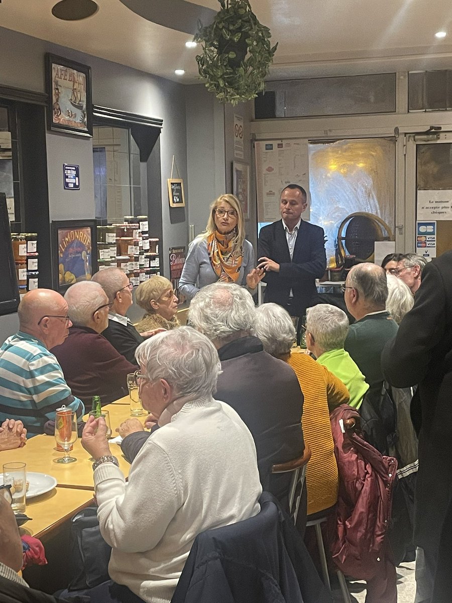 CChadefaux's tweet photo. 📍 Lafayette
Dans ce quartier si impacté par la bordélisation des travaux d’Olivier Bianchi, plus de 40 commerçants & riverains étaient heureux de discuter avec des élus à l’écoute.
Ce soir aux côtés de @JulienBony et des élus @OppositionCFd pour la 3ème réunion #ParlonsDeVous. https://t.co/BPNvFv1C3E