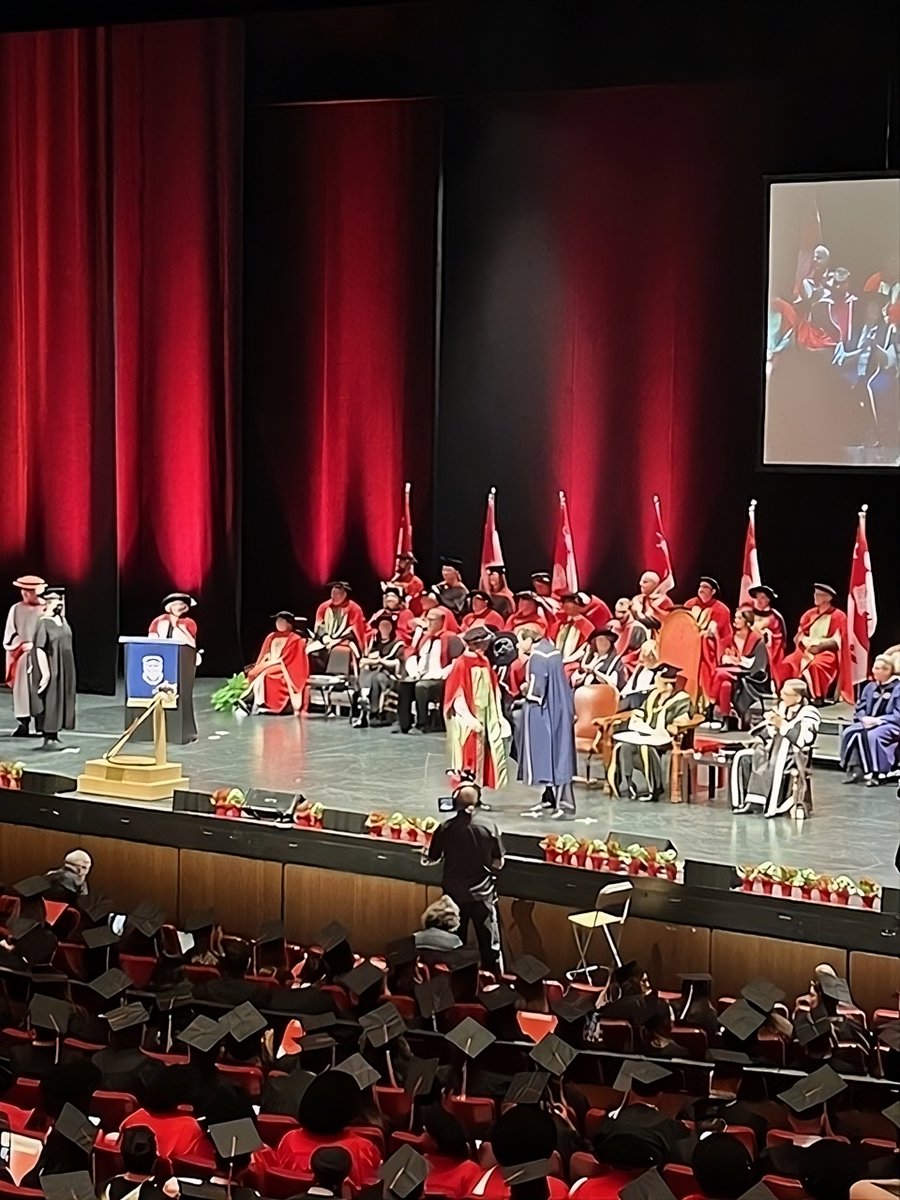 Congratulations Dr. Julian Willett - our 7th #QLSGrad since the program launched in 2017!!🎊🎉