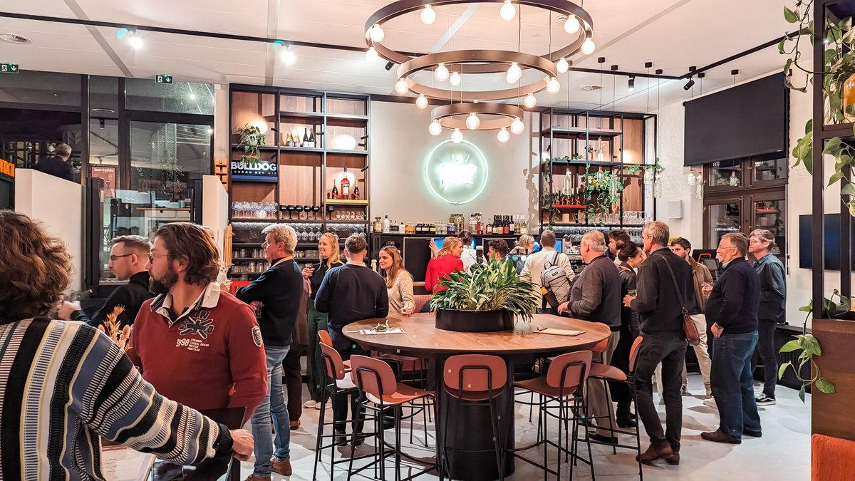 Industrya tweet media