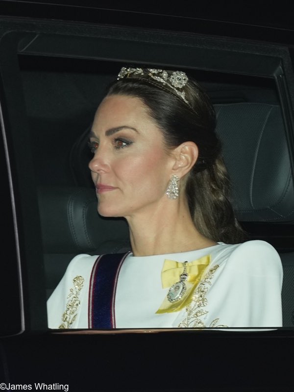 isaguor's tweet photo. NEW TIARA. Repeat, NEW TIARA

The Princess of Wales is wearing A NEW TIARA! https://t.co/P5d1UmtetH