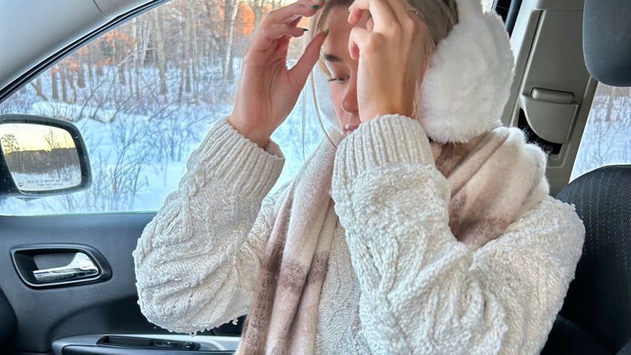 lovelyytweetz's tweet photo. ❄️⛸️🎀☕️ https://t.co/EqZNWXcpT2
