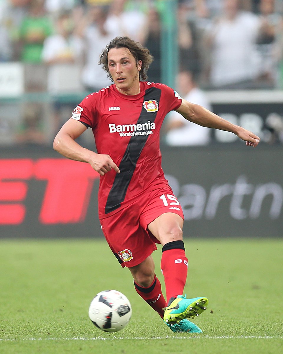 bayer04fussball's tweet photo. Eure liebste Baumi-Erinnerung? 👇
#Throwback | #Baumgartlinger | #Bayer04 https://t.co/hIXzbFd3eJ