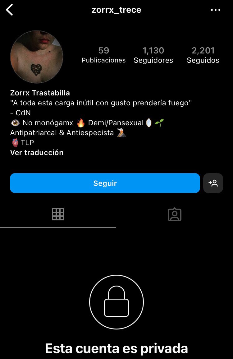 Pequetotal's tweet photo. Hola, gente de internet.

Vengo a contarles un infortunio que nos pasó a mí y a unos roomies, que fue el hecho de dejar entrar a esta persona a nuestra casa para vivir en uno de los cuartos. 

Les dejo fotos de las redes de la malparidita ladrona protagonista de esta historia: https://t.co/k9j2La5gJ8