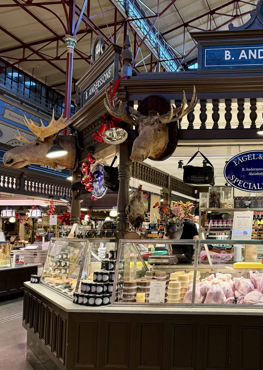 KatrinasWeb's tweet photo. Fantastic fish supper at Saluhall @ostermalmhallen - a beautiful food market in #Ostermalm #Stockholm. Heading off to #Gothenburg tomorrow for a show #greatest80stour @lorensbteatern tomorrow night!
#goteborg #sverige #sweden https://t.co/M4nHOphh4x