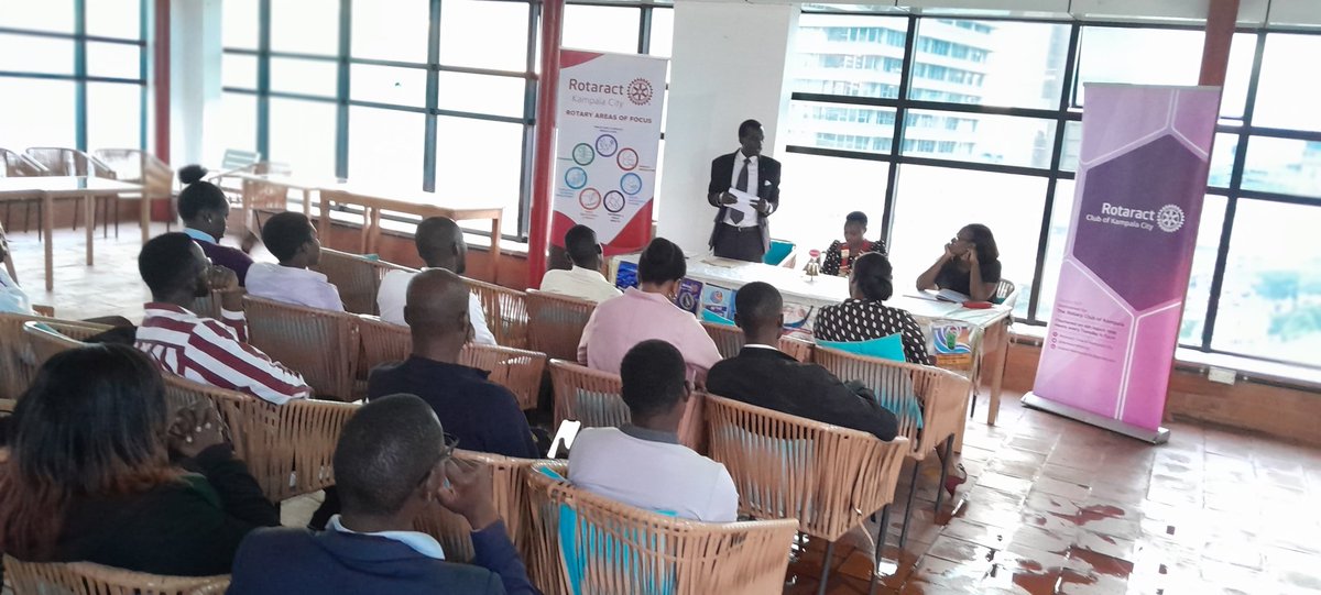 RotaryMedia256's tweet image. Building bonds in our Rotaract club is more than just teamwork – it's a shared commitment to service and friendship. Together, we make a difference! @RotaractKlaCity
#RotaractFamily #Teamwork