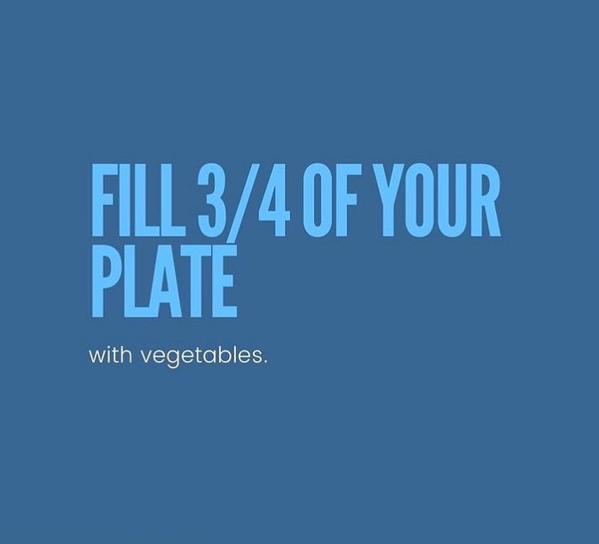 JeffMarcusInst's tweet photo. Here are tips to keep things simple when eating

Divide your plate into 4 quarters
Fill 3-quarters of your plates with veggies
Fill the remaining quarter w/ a protein of your choice OR with whole grains, not both

Reminder: veggies should be the main food group at lunch &amp; dinner! https://t.co/bw2nkiVdq4