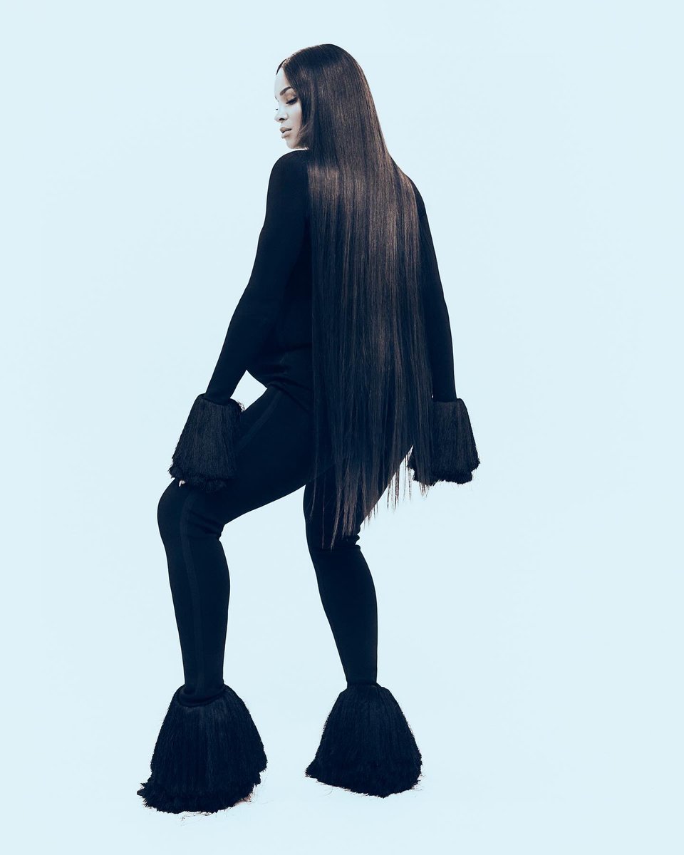 ciara's tweet photo. 🖤 https://t.co/rSd5lExCln