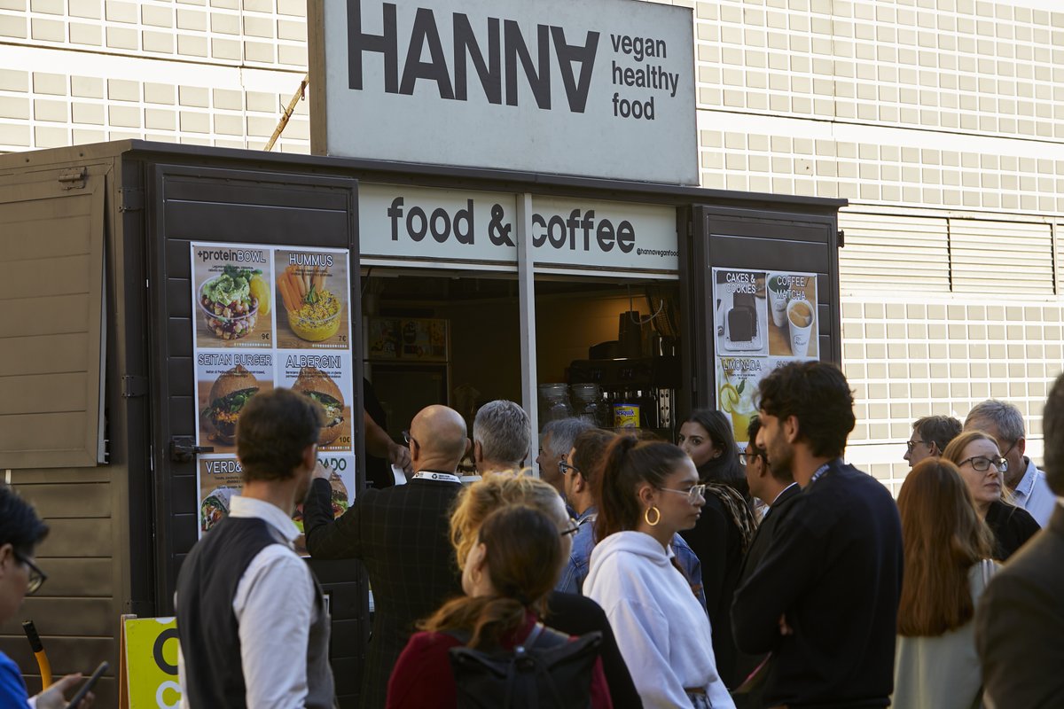 SmartCityexpo's tweet image. We empower diversity at #SCEWC23!✊

👩‍🦽Accessible spaces &amp;amp; scooters for easy movement
🔍NaviLens &amp;amp; tours for visually impaired
🍽️Diverse food options
🛐Nursing &amp;amp; prayer spots for all
🟣Gender Safety support
💬Talks on gender inclusivity, equality and barrier-free design